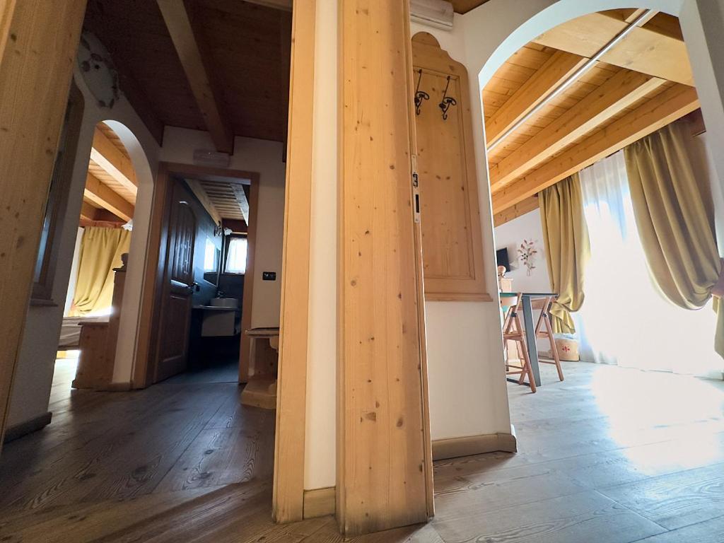 Residence Garni Il Giglio คอมเมซซาดูรา ภายนอก รูปภาพ