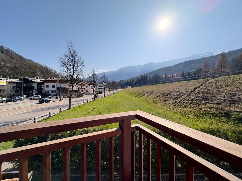 Residence Garni Il Giglio คอมเมซซาดูรา ภายนอก รูปภาพ