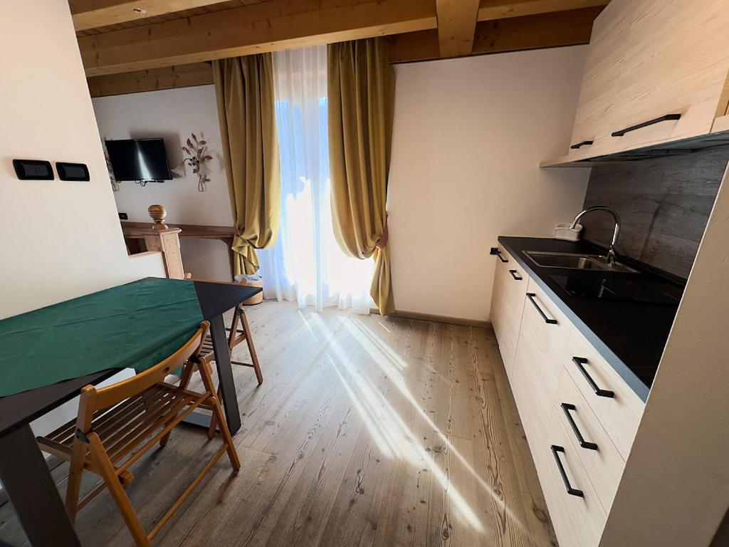 Residence Garni Il Giglio คอมเมซซาดูรา ภายนอก รูปภาพ