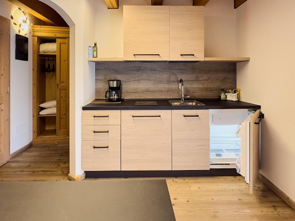 Residence Garni Il Giglio คอมเมซซาดูรา ภายนอก รูปภาพ