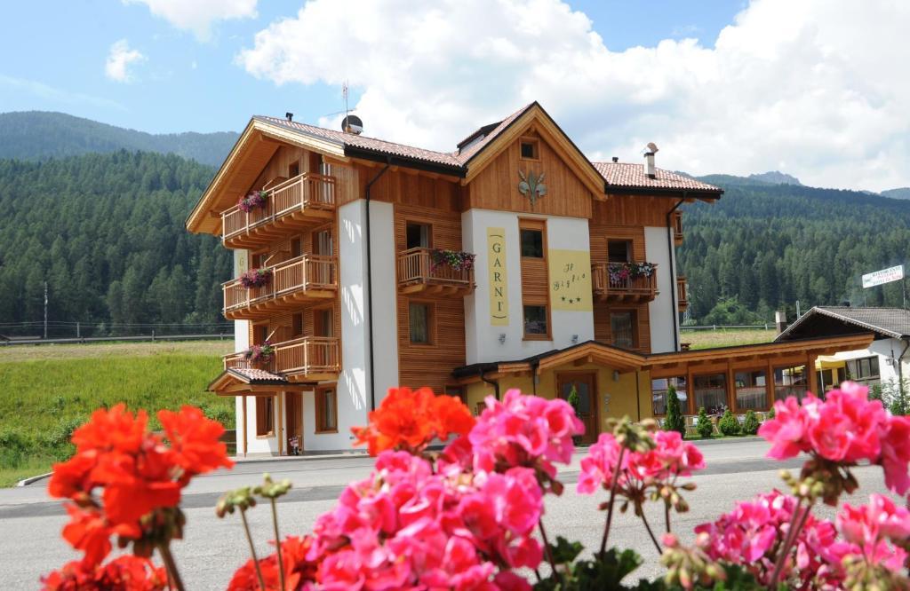 Residence Garni Il Giglio คอมเมซซาดูรา ภายนอก รูปภาพ